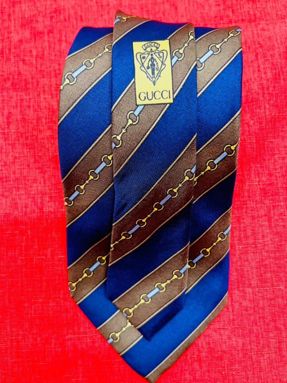 Classic Smooth Gucci Neck-Tie 100% silk blue brown gold striped, Italy Made ( 42